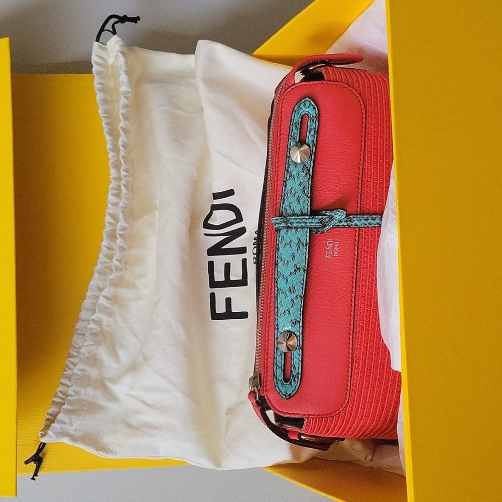 FENDI - Picture 14 of 16